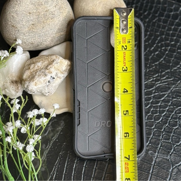 OtterBox Sleek Black Phone Case - Picture 3 of 4